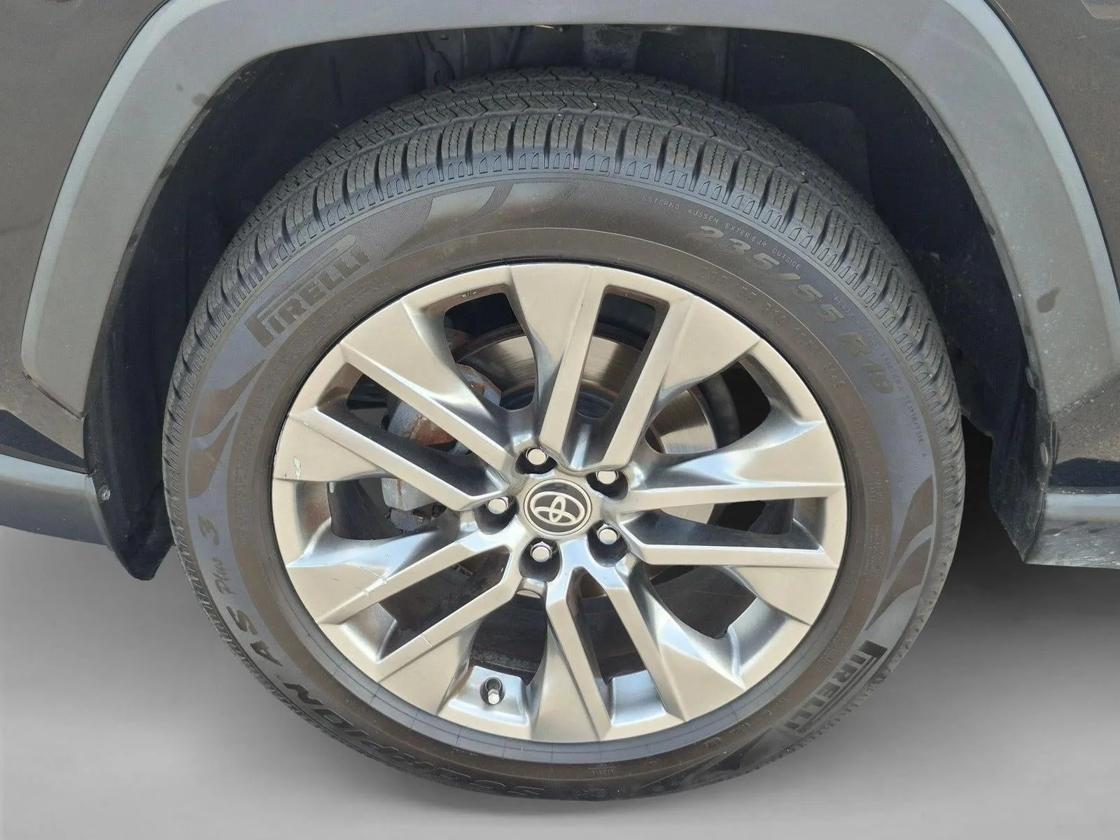 2020 Toyota RAV4 Limited photo 10