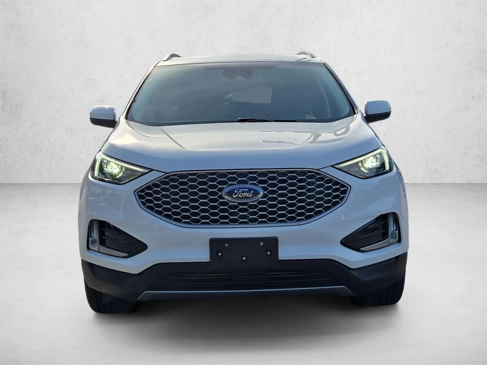 2023 Ford Edge SEL AWD photo 2