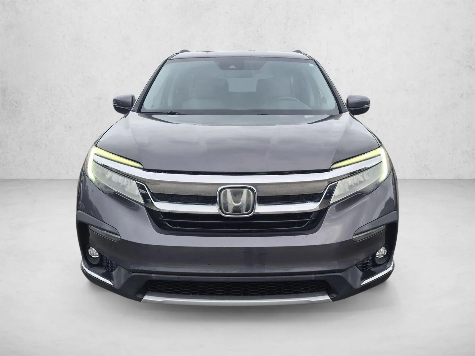 2019 Honda Pilot Touring 7-Passenger AWD photo 2