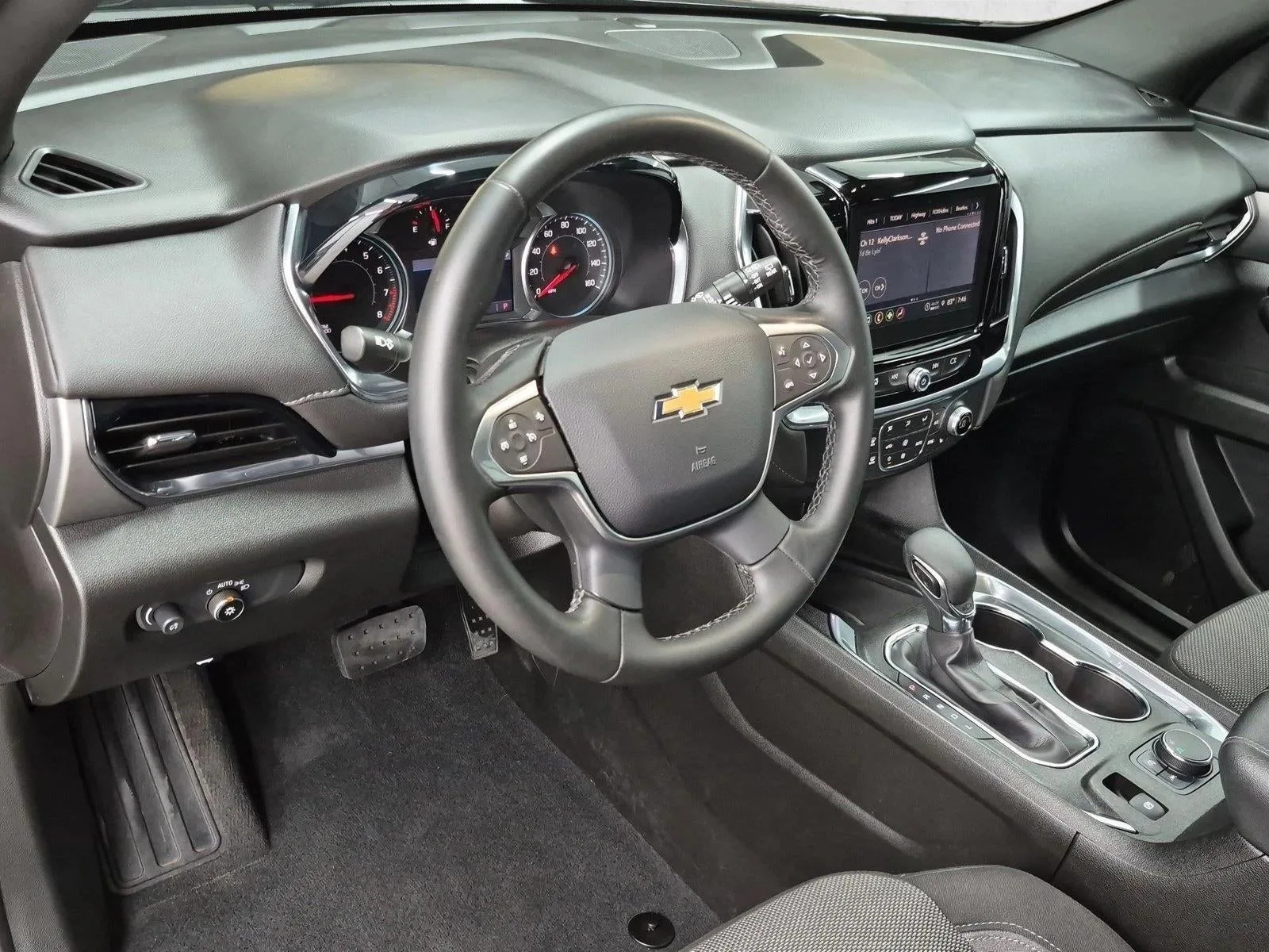 2023 Chevrolet Traverse LT Cloth photo 7