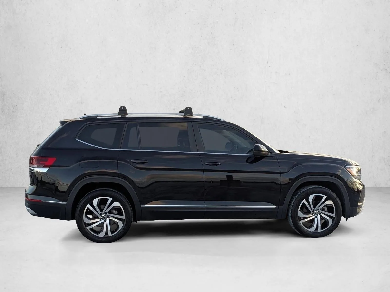 2023 Volkswagen Atlas 3.6L V6 SEL photo 4