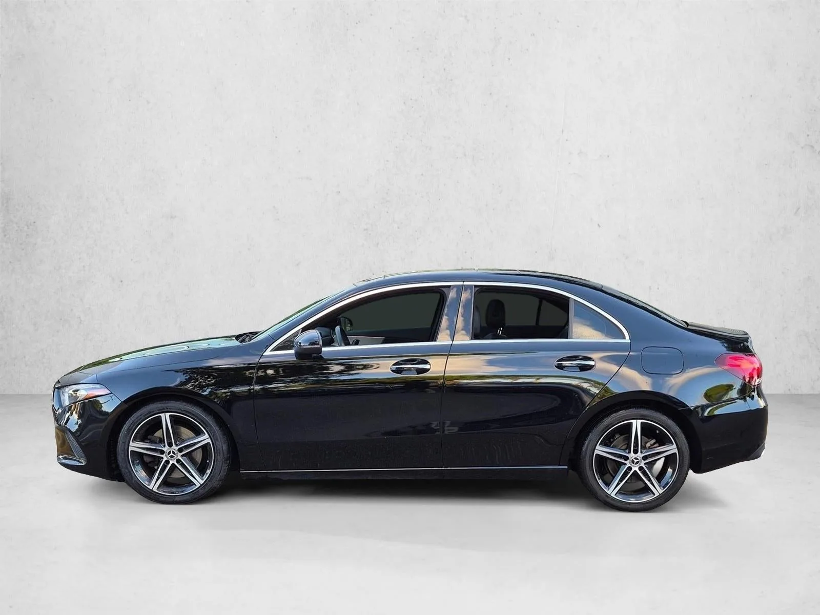 2022 Mercedes-Benz A-Class A 220 Sedan photo 8