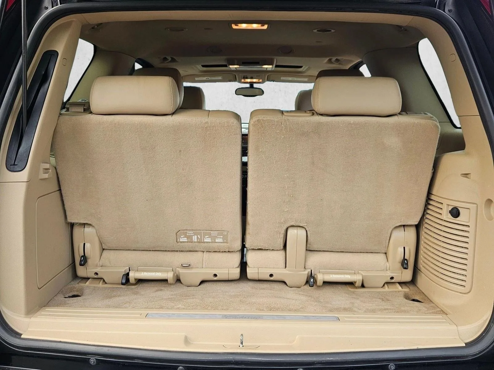 2011 Cadillac Escalade RWD Luxury photo 6