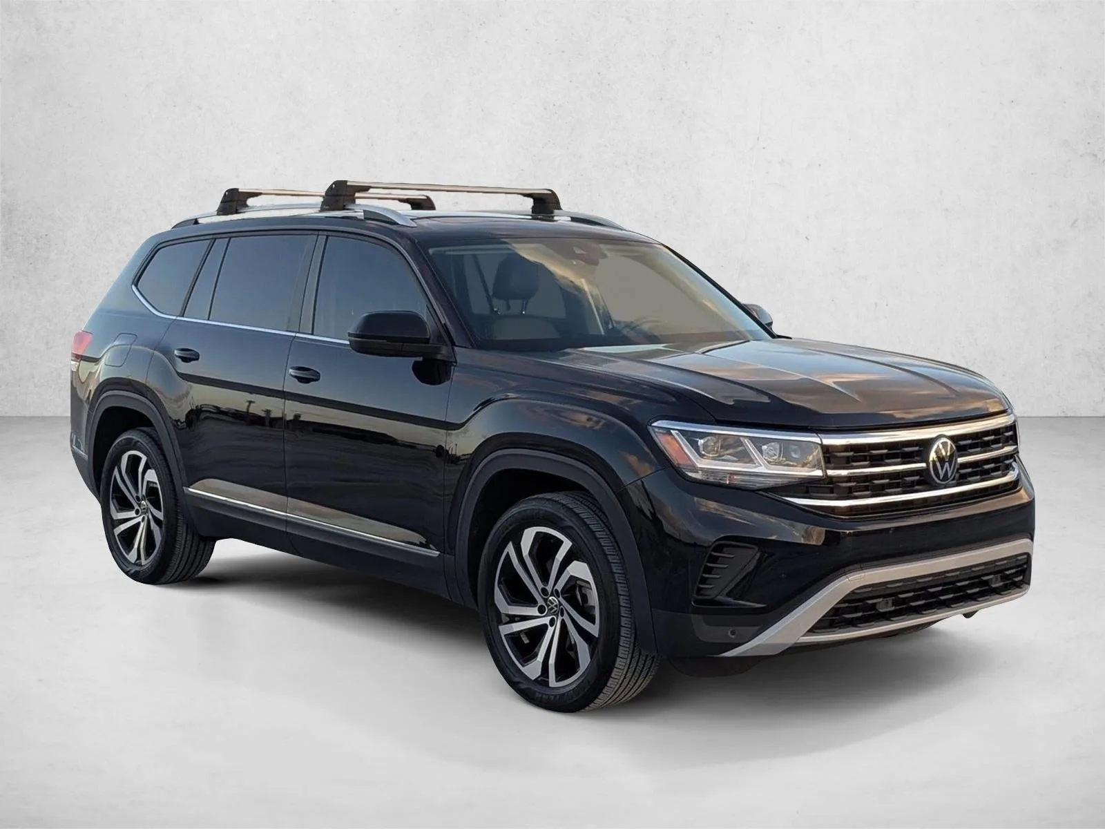 2023 Volkswagen Atlas 3.6L V6 SEL photo 3
