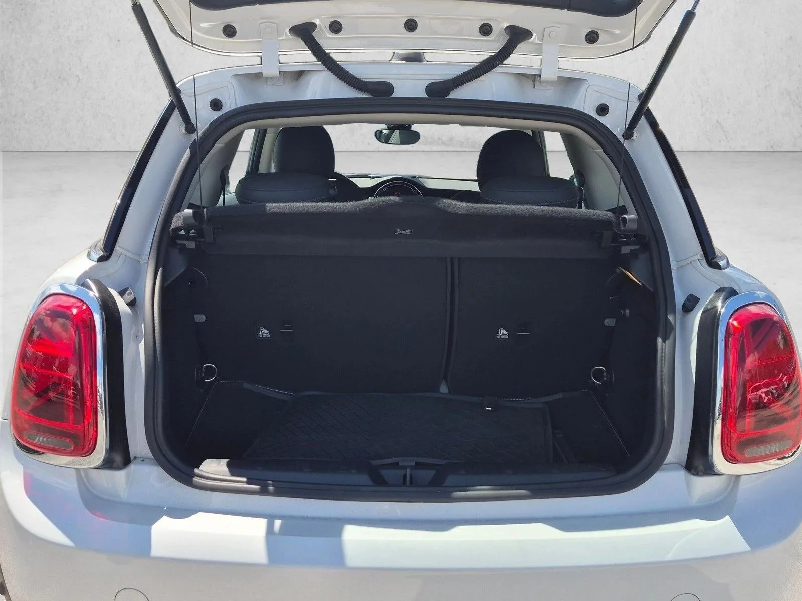2024 MINI Electric Hardtop 2 Door Cooper SE photo 7
