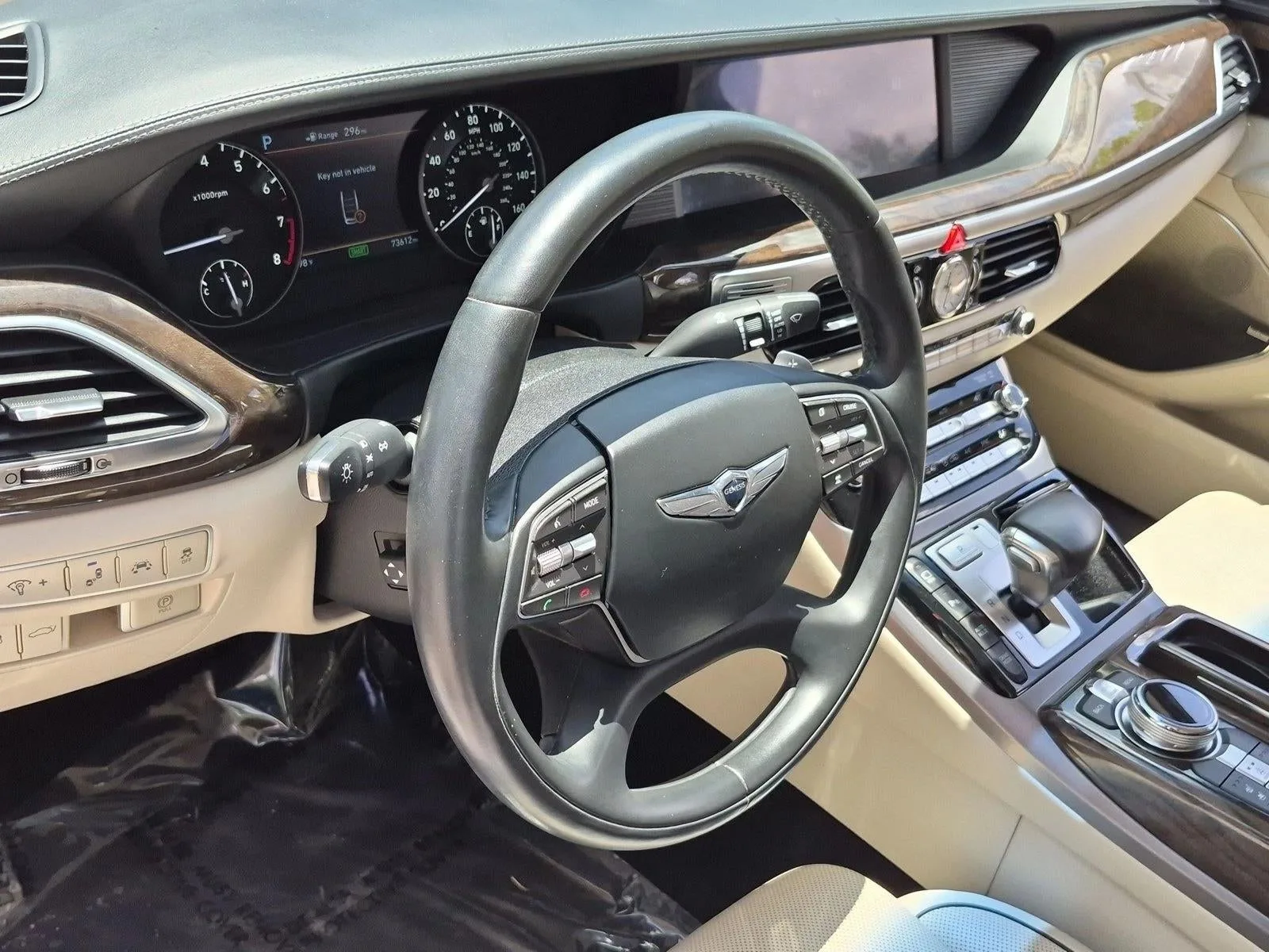 2017 Genesis G90 3.3T Premium RWD photo 10