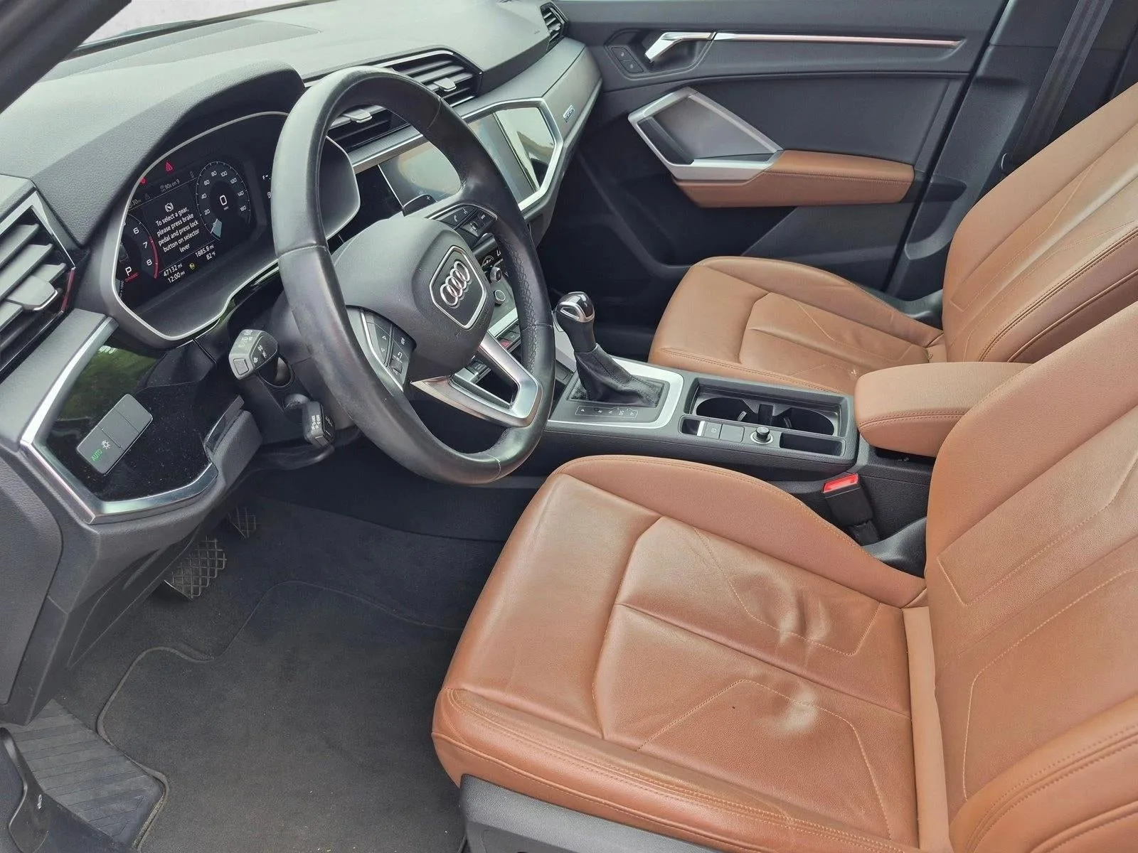 2022 Audi Q3 S line Premium 45 TFSI quattro photo 12