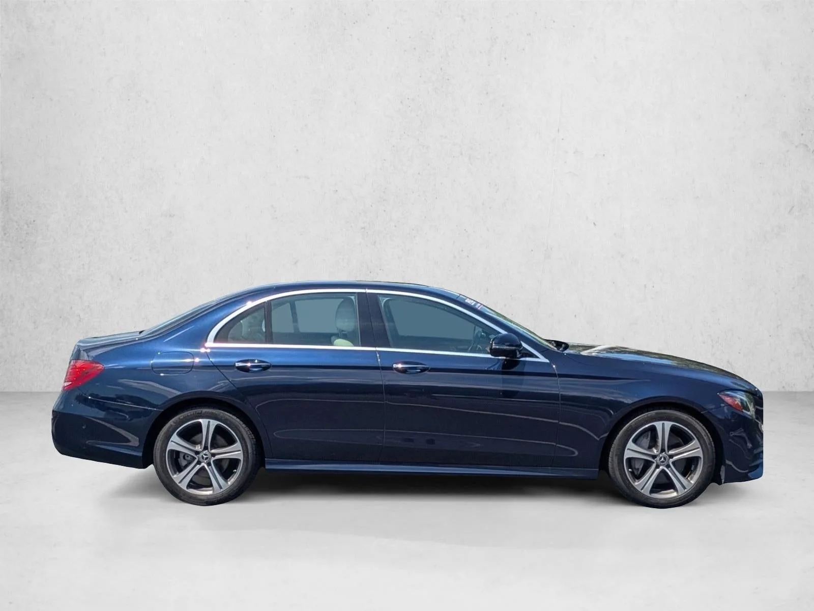 2020 Mercedes-Benz E-Class E 350 4MATIC® Sedan photo 4