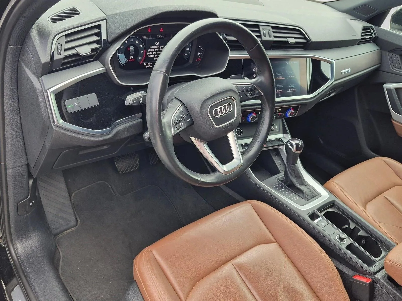 2022 Audi Q3 S line Premium 45 TFSI quattro photo 3