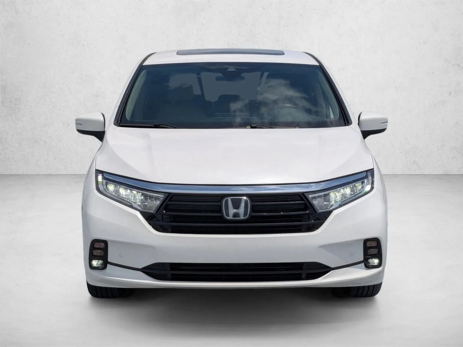 2024 Honda Odyssey Touring photo 2
