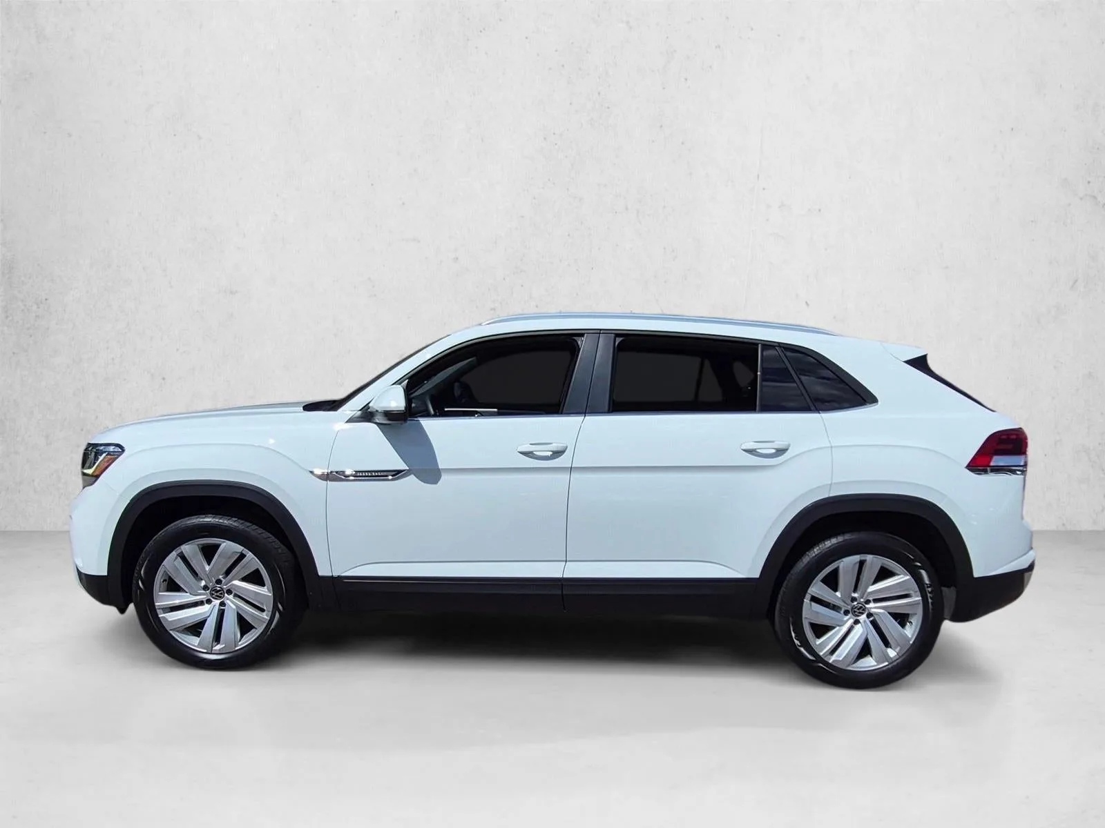 2023 Volkswagen Atlas Cross Sport 3.6L V6 SE w/Technology FWD photo 8