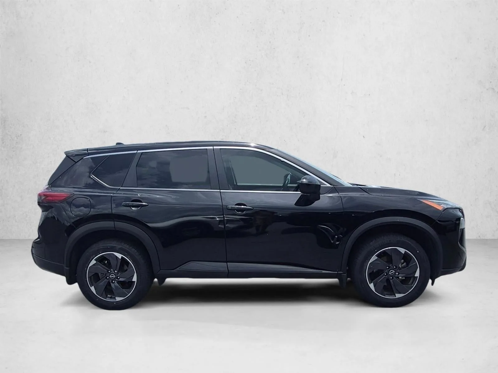 2024 Nissan Rogue FWD SV photo 4