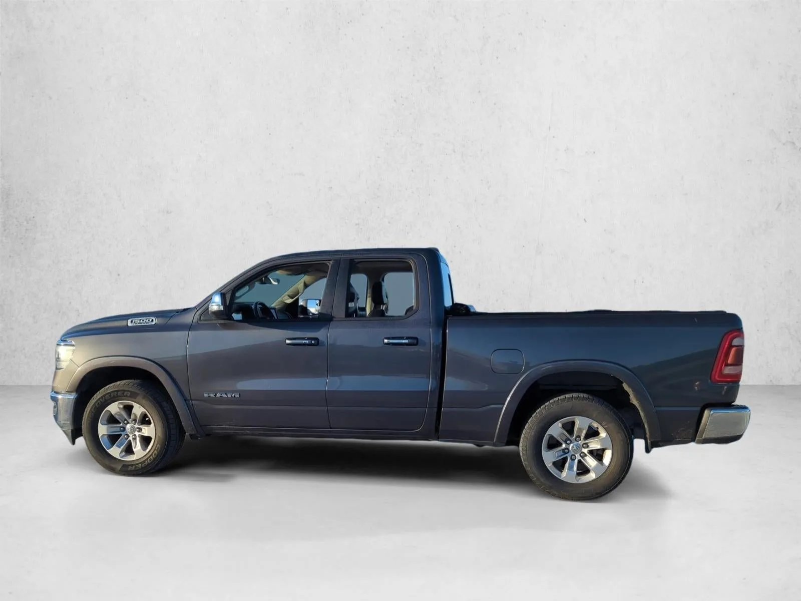 2020 RAM 1500 Laramie 4x2 Quad Cab 6'4" Box photo 5