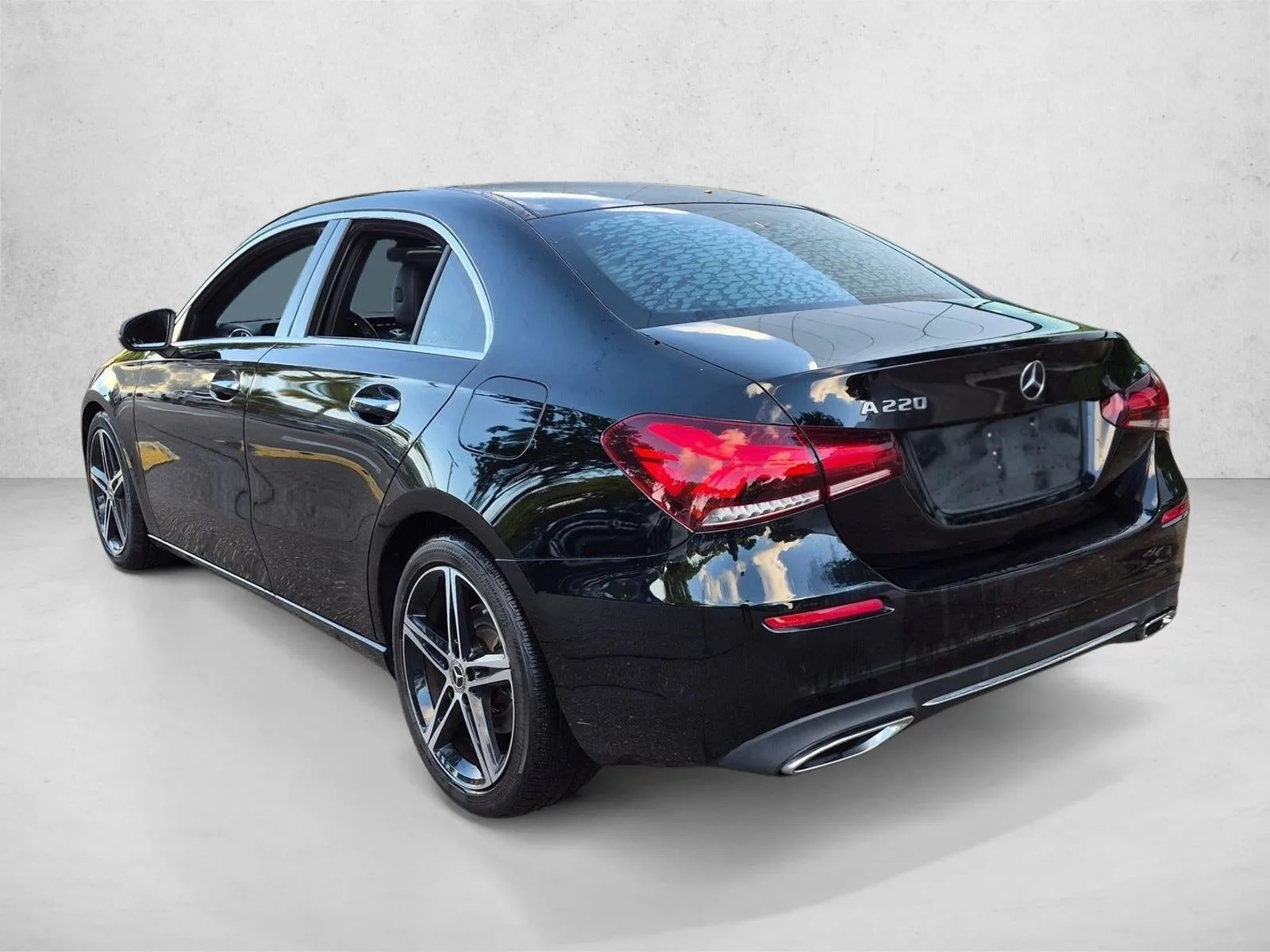 2022 Mercedes-Benz A-Class A 220 Sedan photo 7