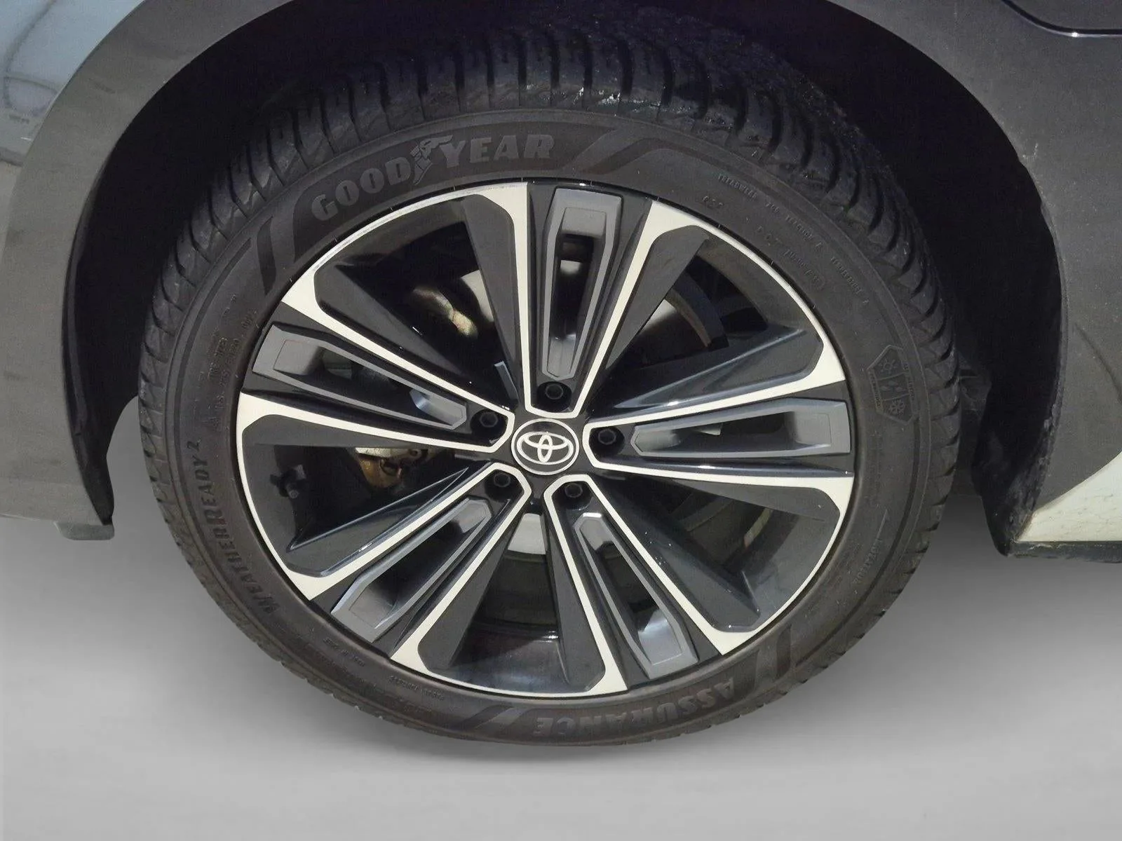 2023 Toyota bZ4X Limited FWD (Natl) photo 4