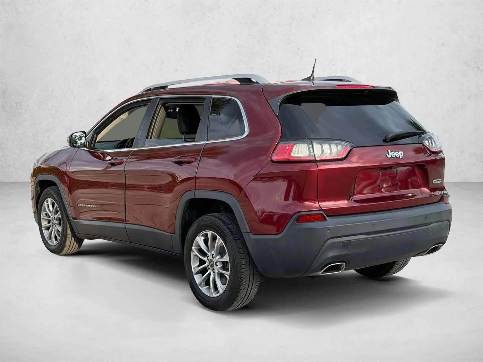 2019 Jeep Cherokee Latitude Plus FWD photo 8