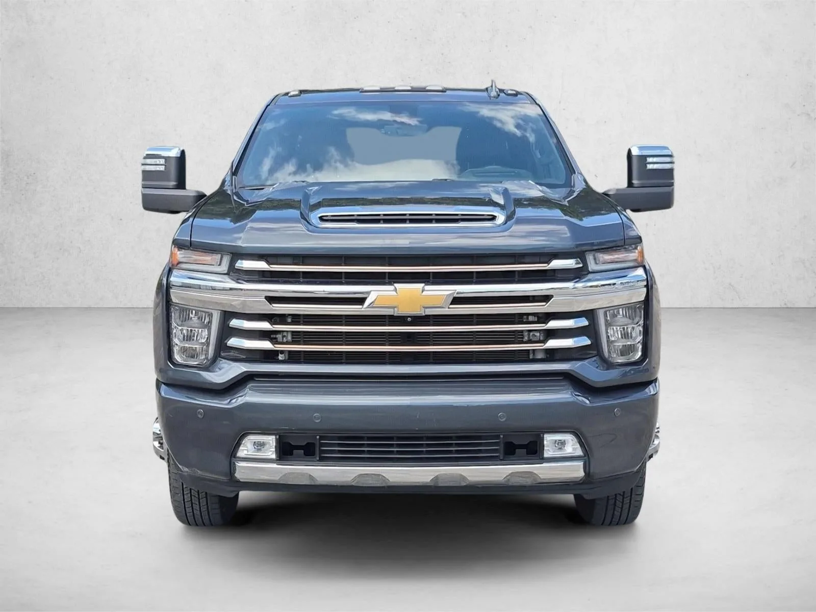2020 Chevrolet Silverado 3500 HD High Country photo 2