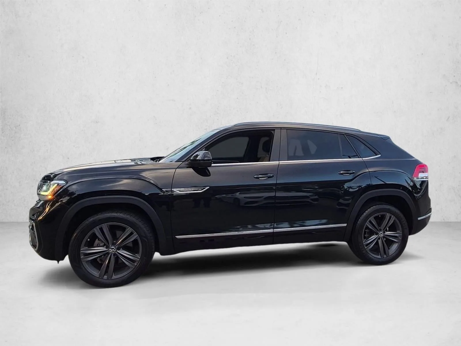2021 Volkswagen Atlas Cross Sport 3.6L V6 SE w/Technology R-Line FWD photo 9