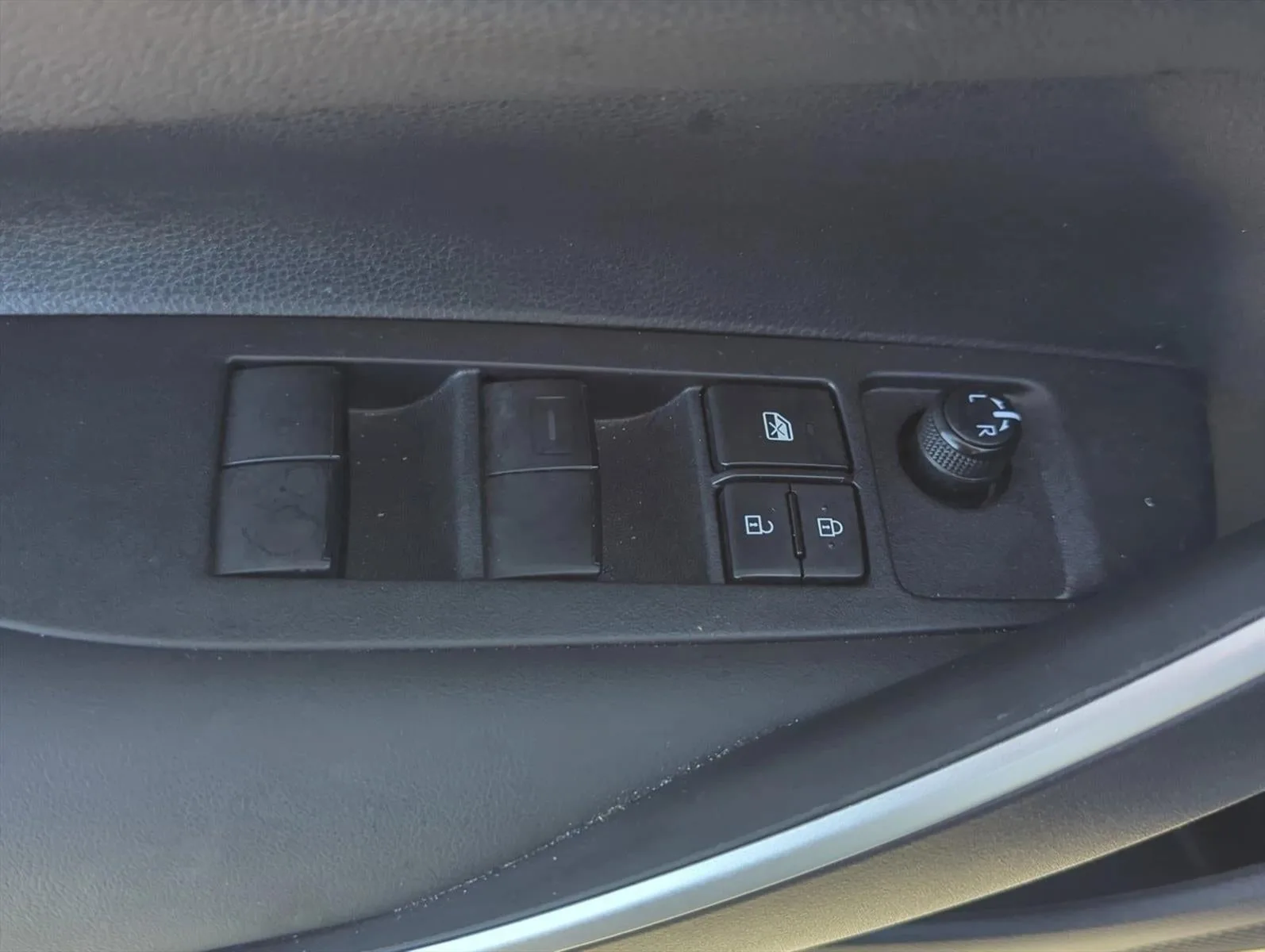 2024 Toyota Corolla Hybrid SE FWD (Natl) photo 8