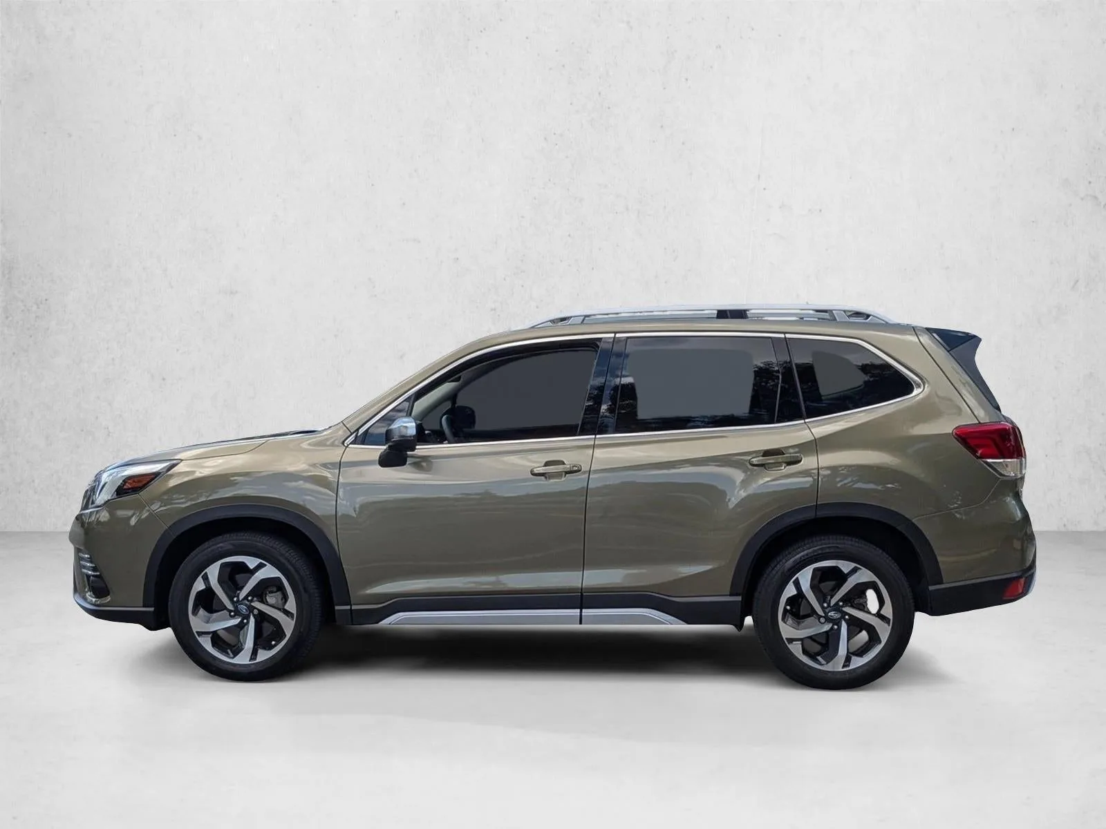 2024 Subaru Forester Touring photo 9