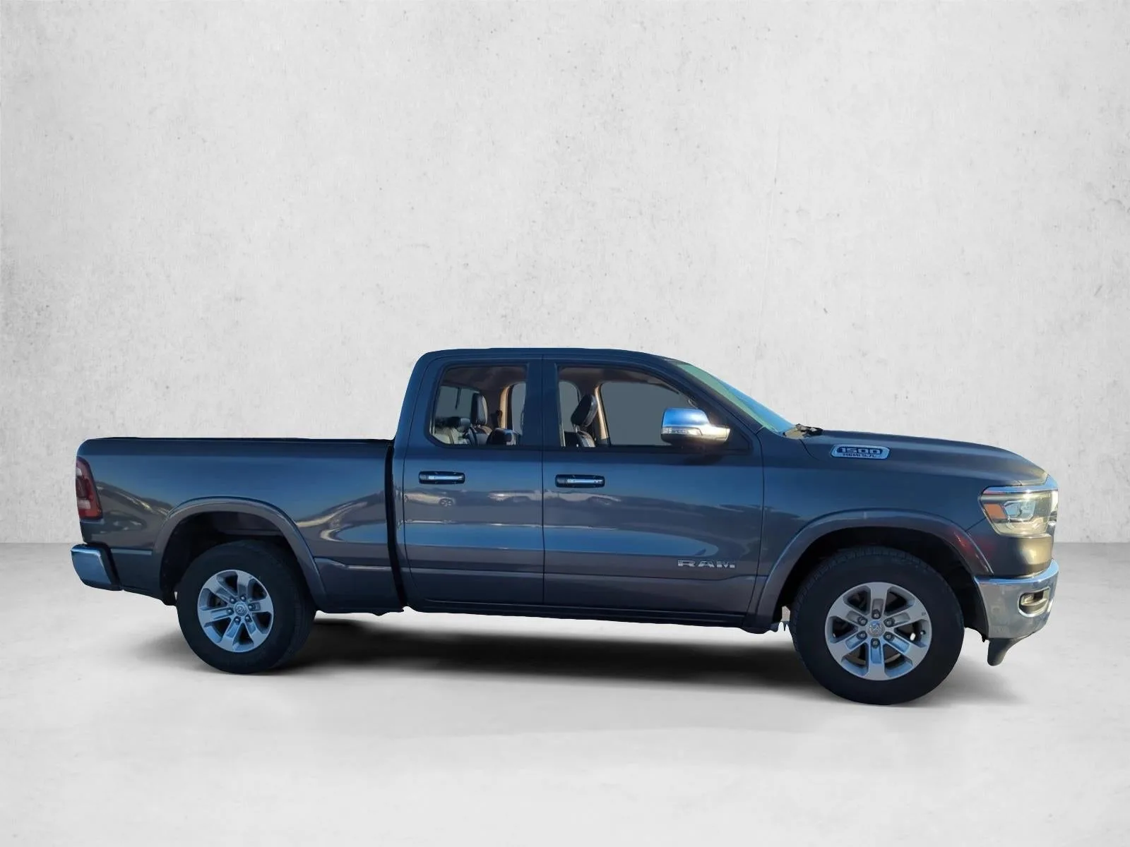 2020 RAM 1500 Laramie 4x2 Quad Cab 6'4" Box photo 4
