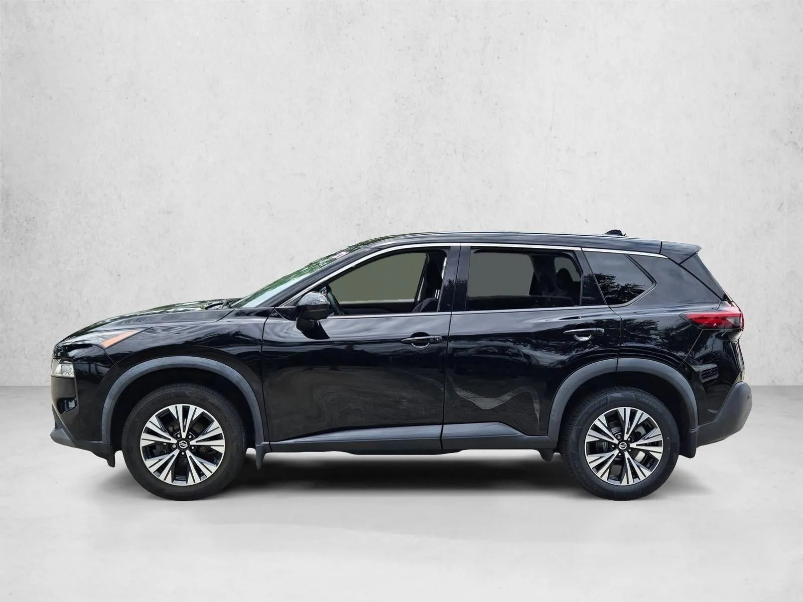 2021 Nissan Rogue FWD SV photo 9