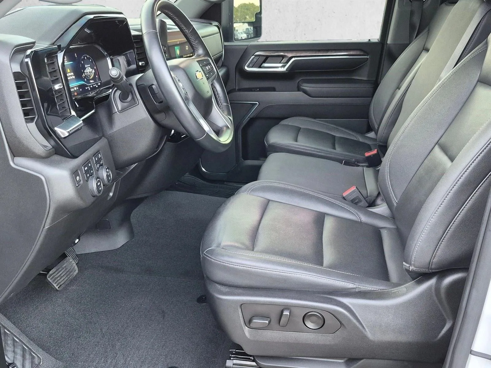 2024 Chevrolet Silverado 2500 HD LTZ photo 11