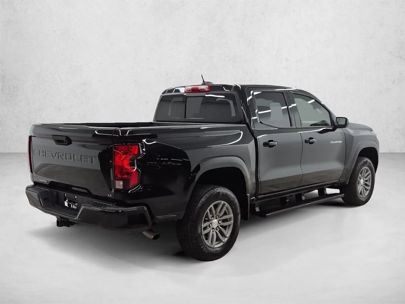2024 Chevrolet Colorado LT photo 5