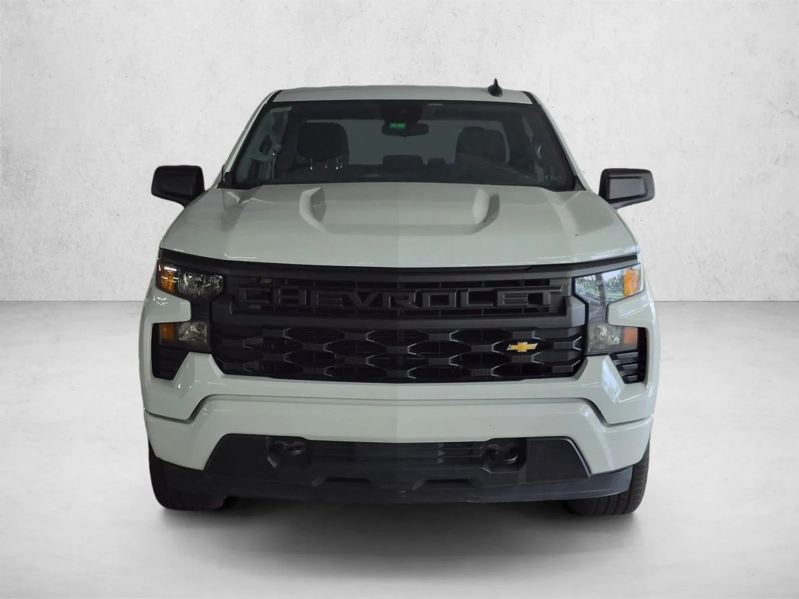 2023 Chevrolet Silverado 1500 Custom photo 2