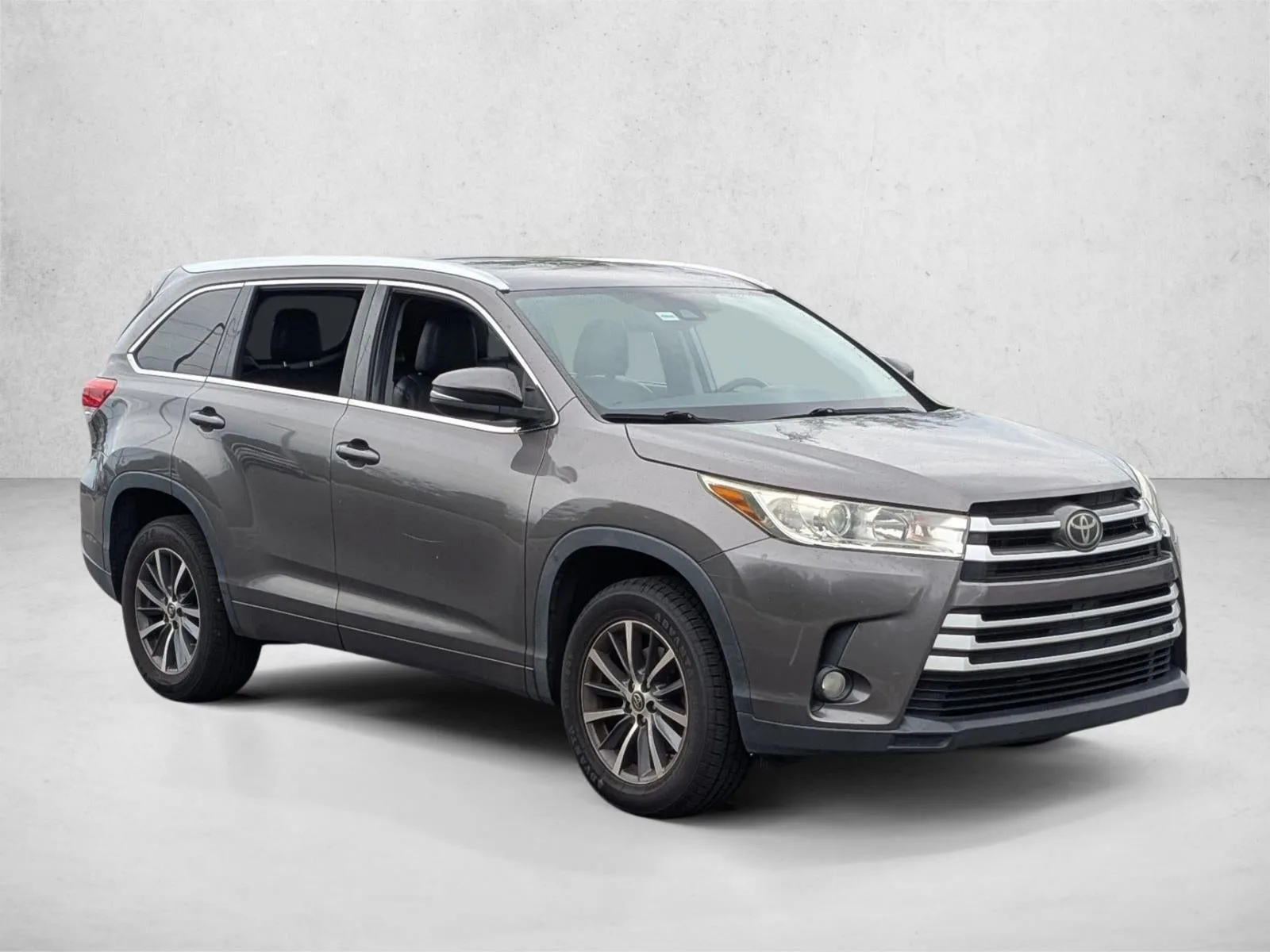 2018 Toyota Highlander XLE V6 FWD (Natl) photo 3