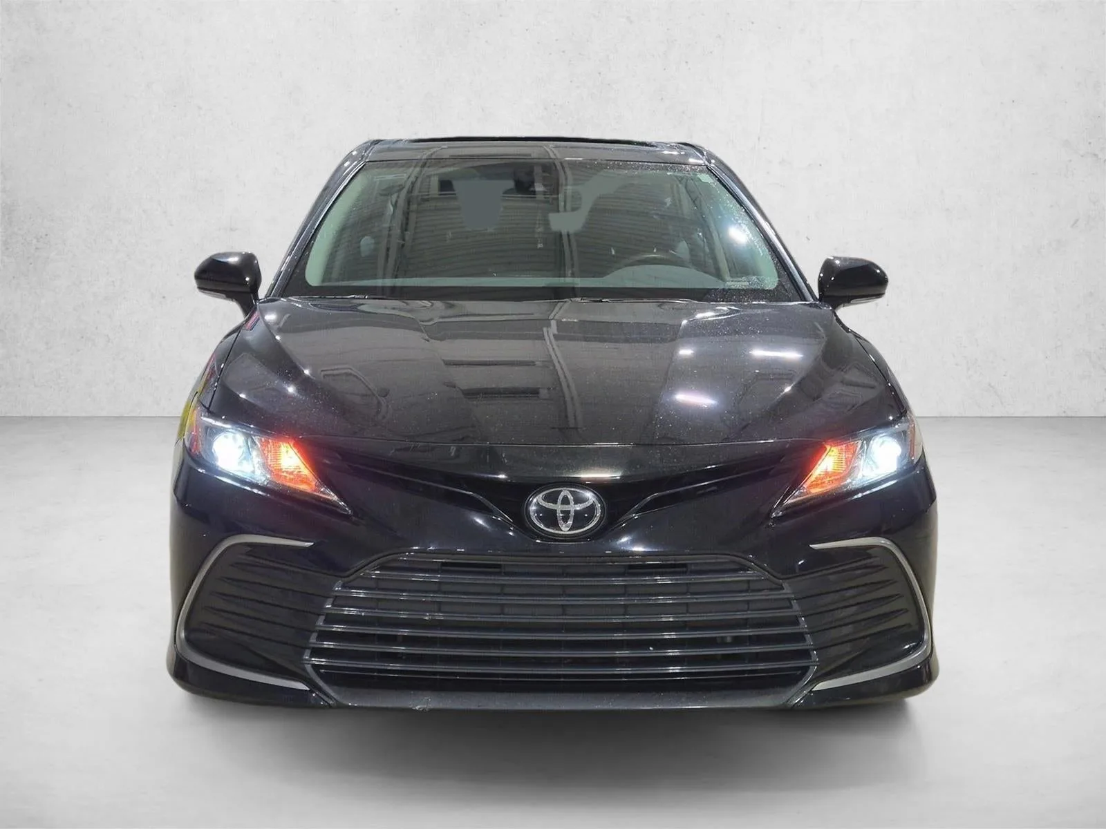 2024 Toyota Camry LE Auto (SE) photo 2