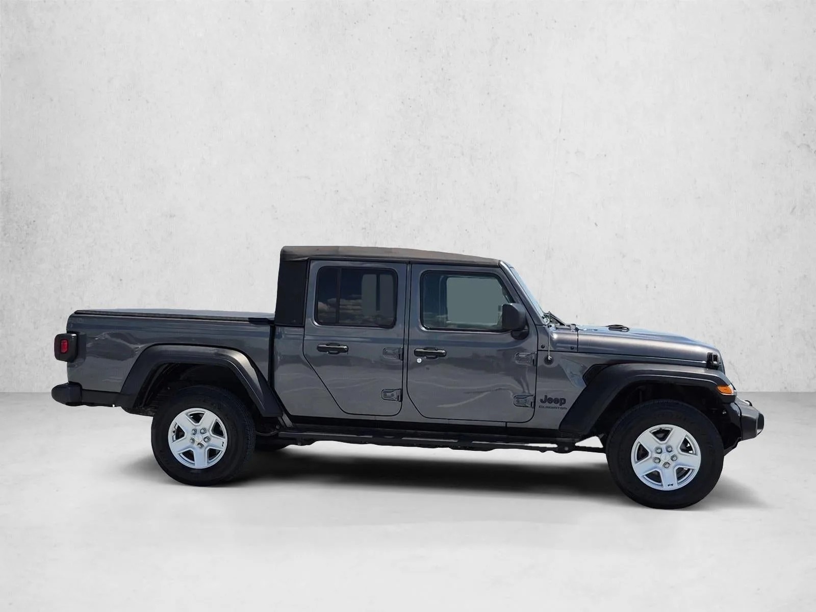 2020 Jeep Gladiator Sport S 4x4 photo 4