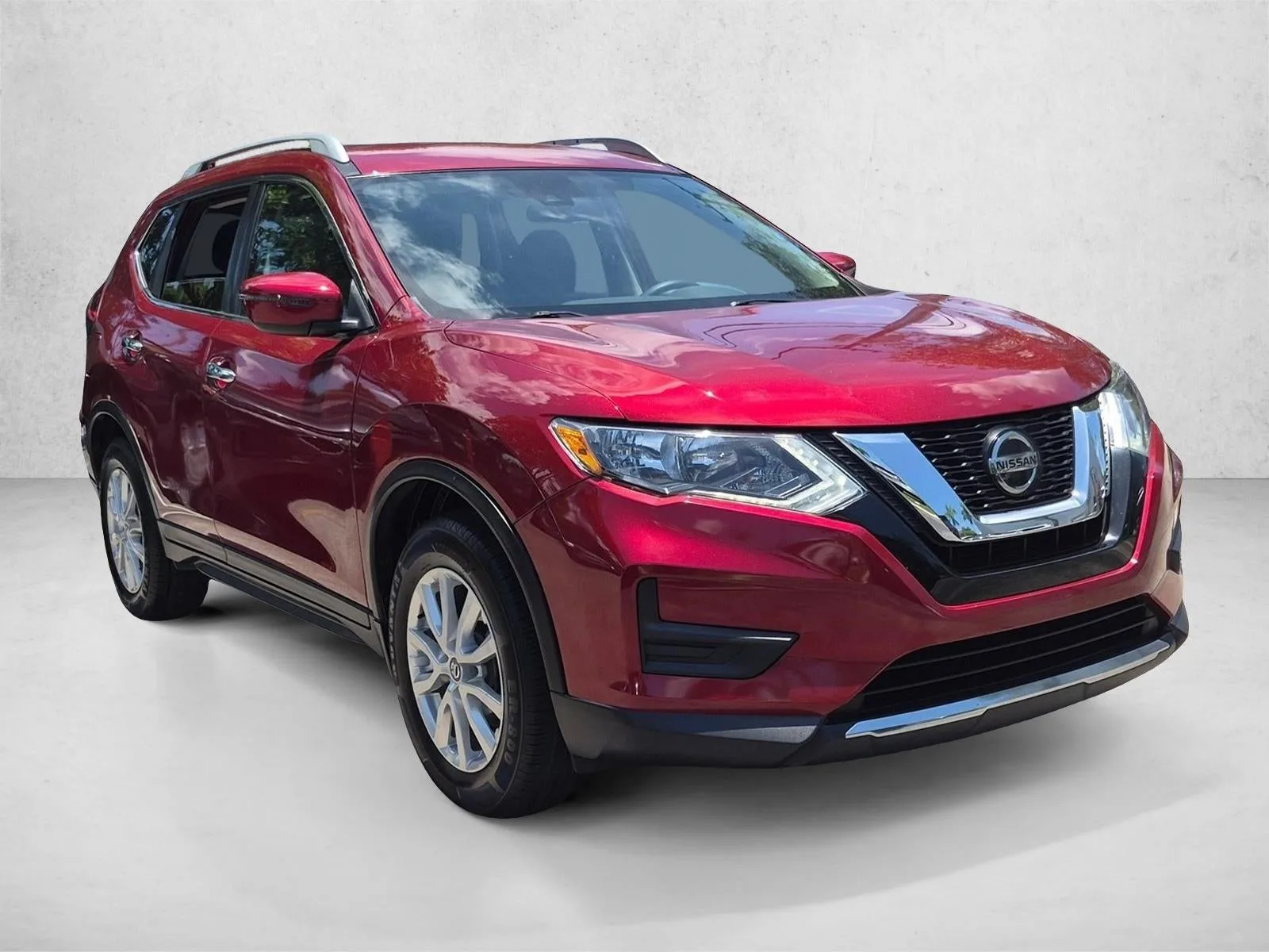 2020 Nissan Rogue FWD SV photo 3