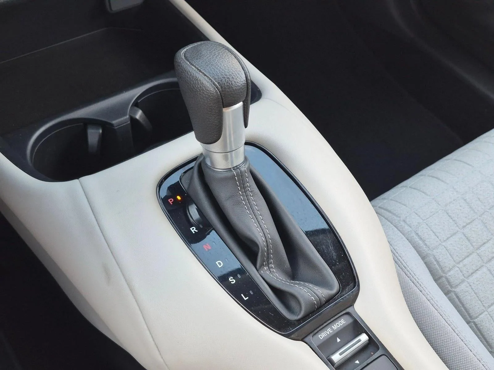 2024 Honda HR-V LX 2WD CVT photo 12