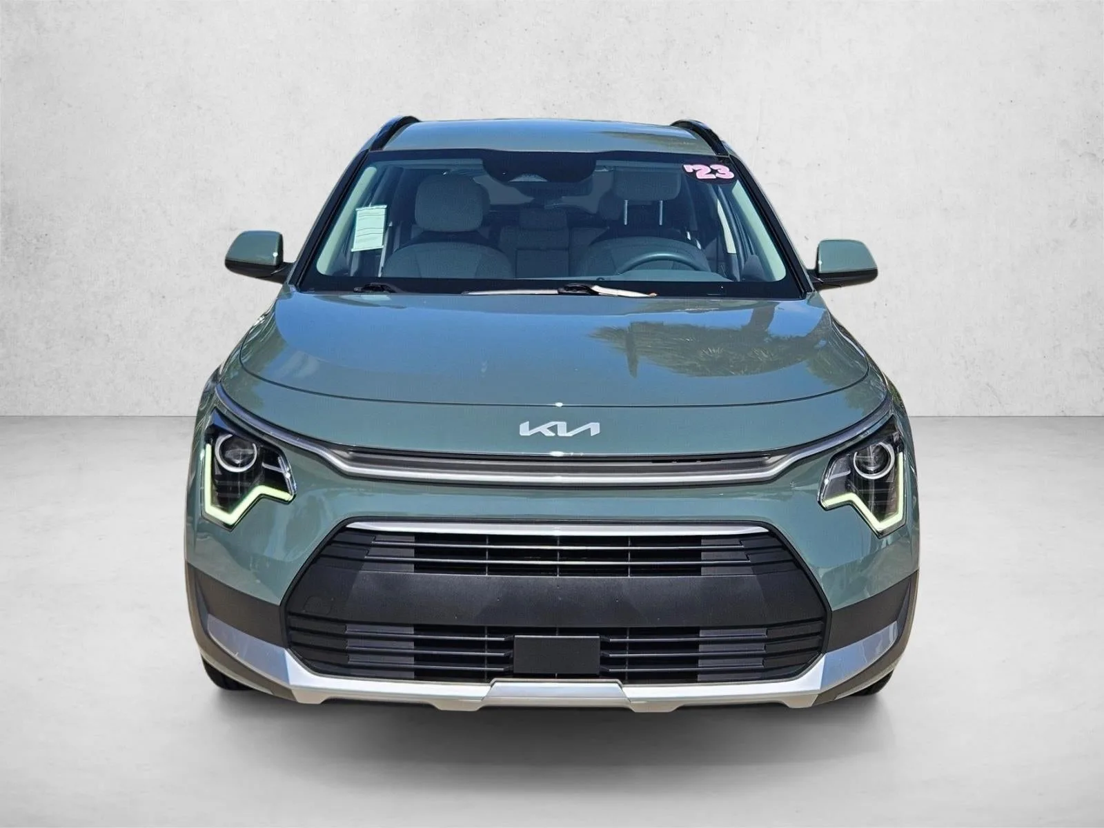 2023 Kia Niro EX FWD photo 2