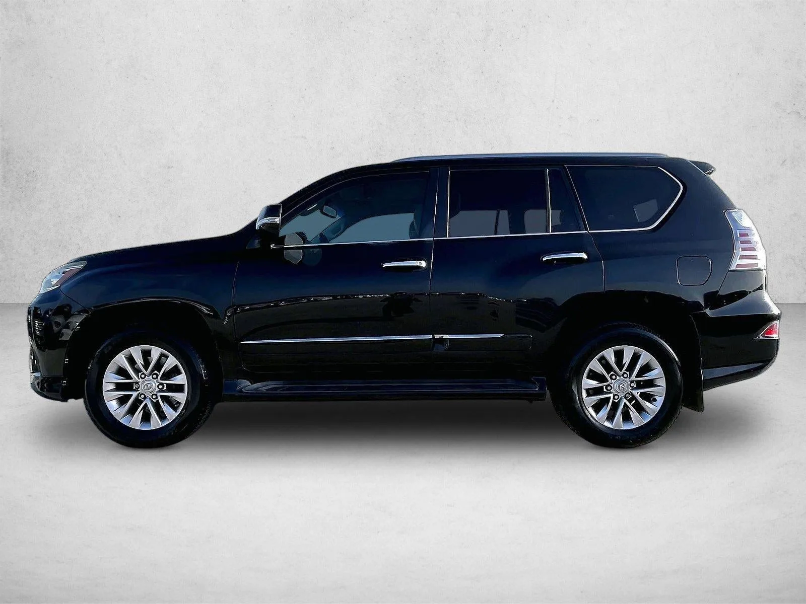 2014 Lexus GX 460 4WD 4dr Luxury photo 4