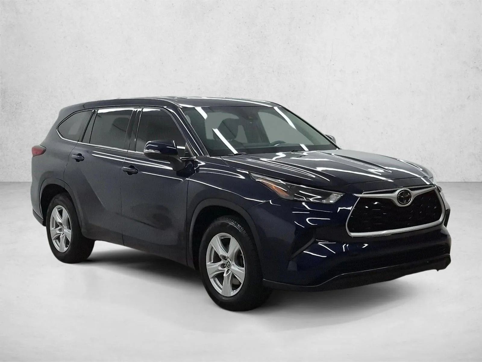 2022 Toyota Highlander L photo 3