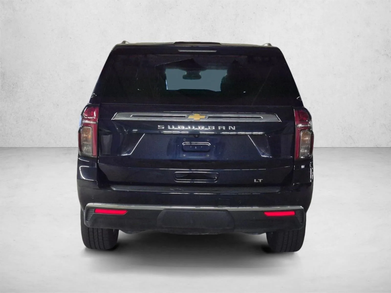 2023 Chevrolet Suburban LT photo 6