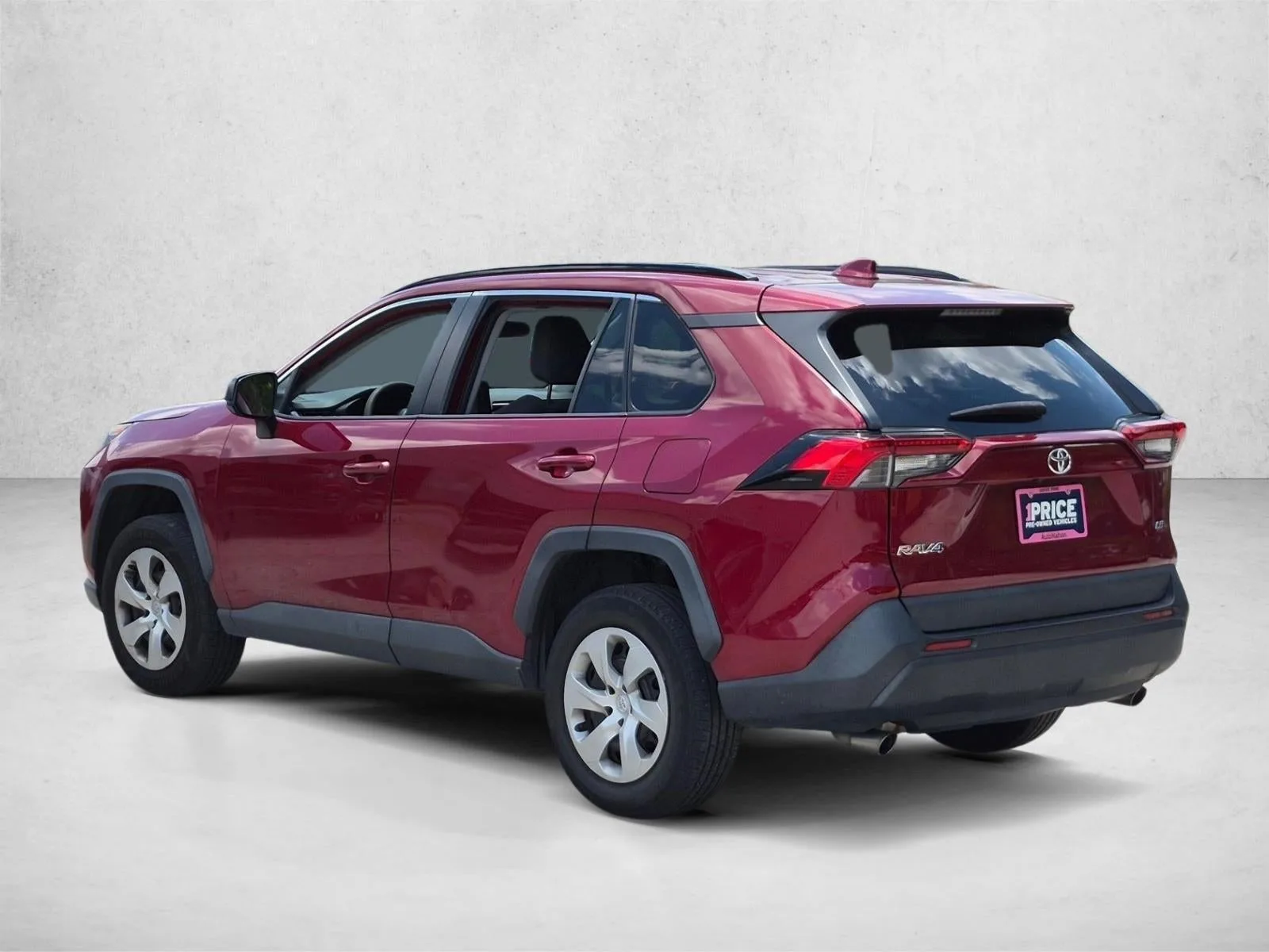 2021 Toyota RAV4 LE photo 7