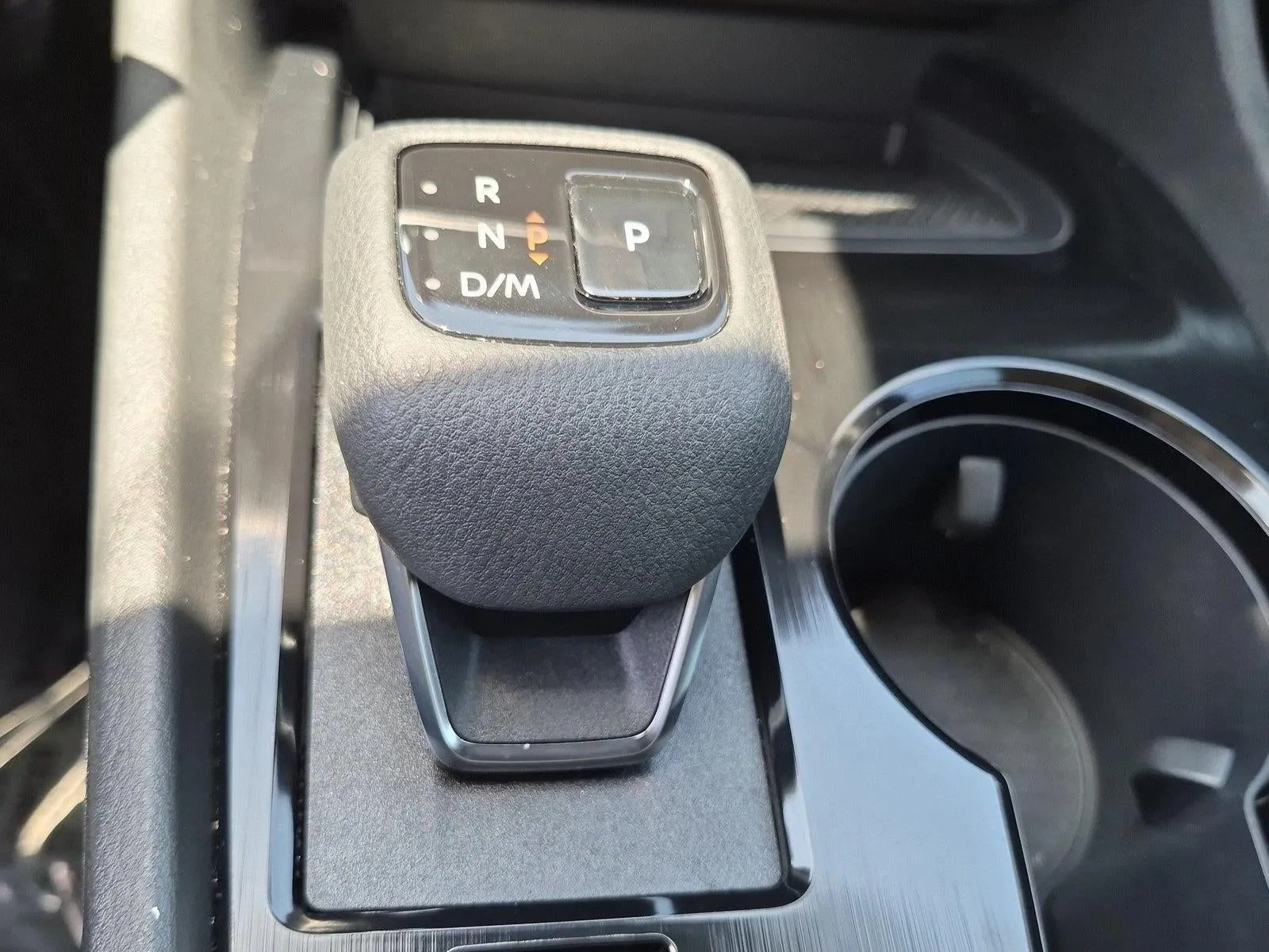 2023 Nissan Rogue FWD SV photo 12