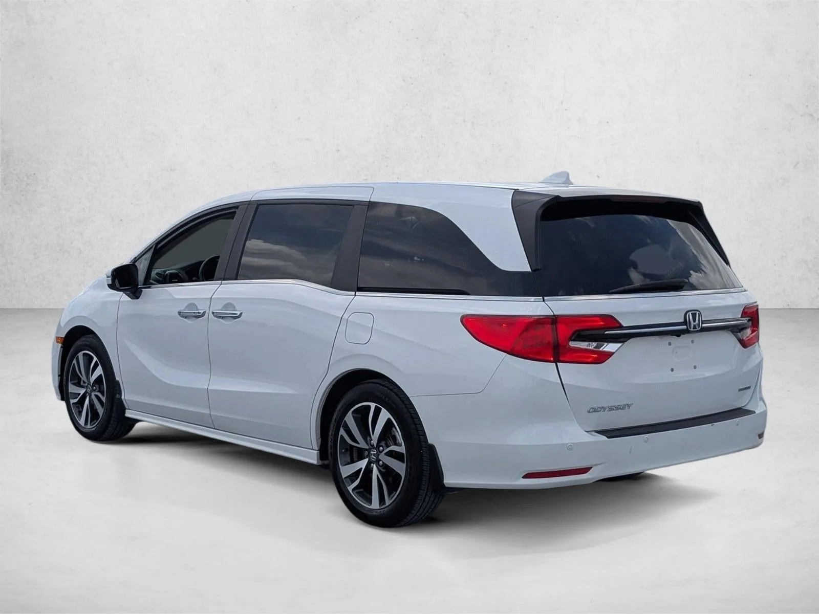2024 Honda Odyssey Touring photo 8