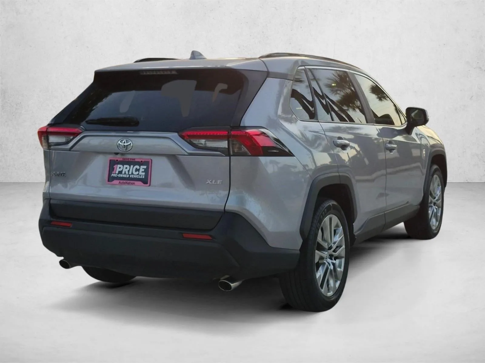 2019 Toyota RAV4 XLE Premium FWD (Natl) photo 5