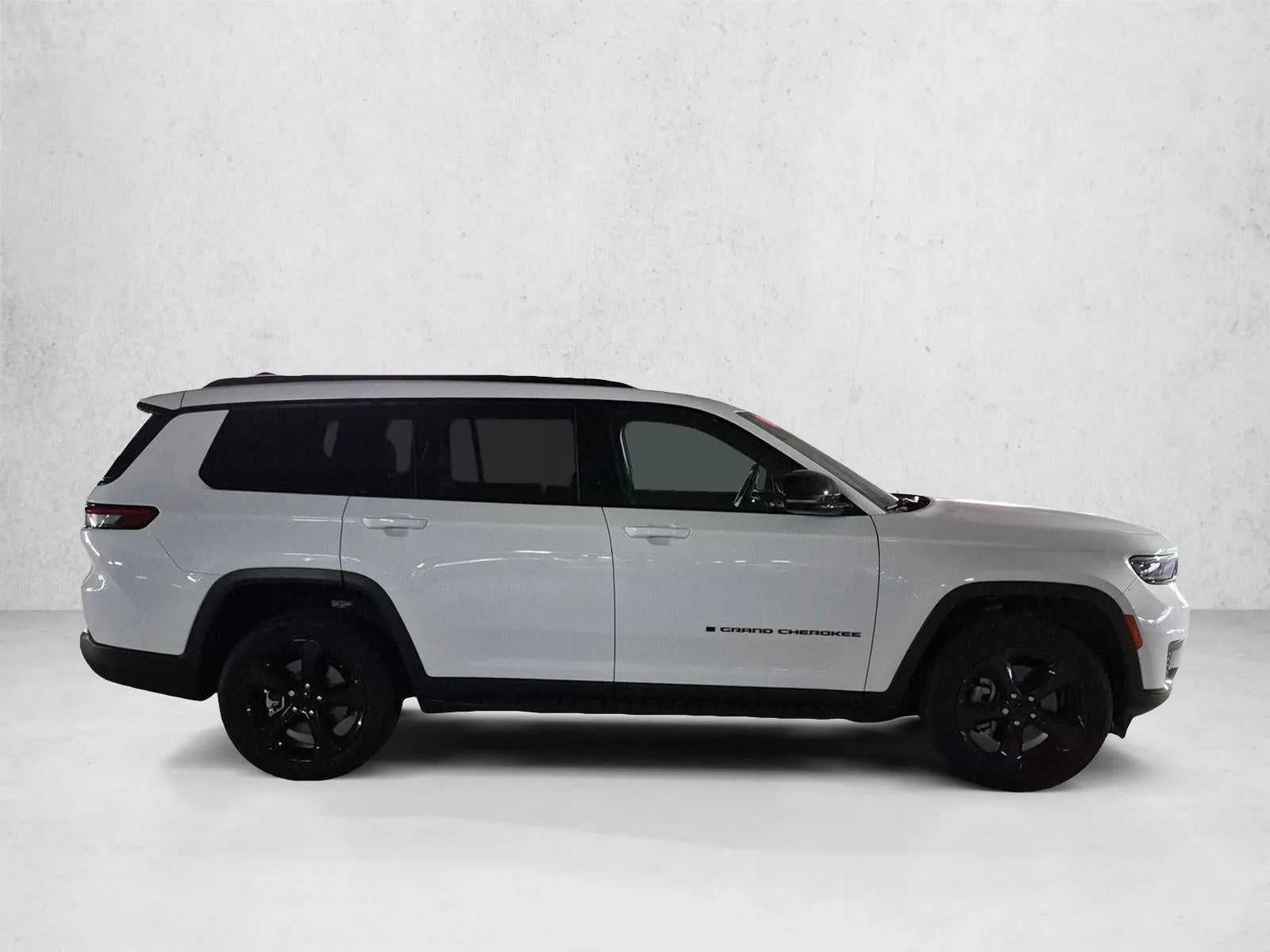 2023 Jeep Grand Cherokee L Altitude 4x2 photo 4