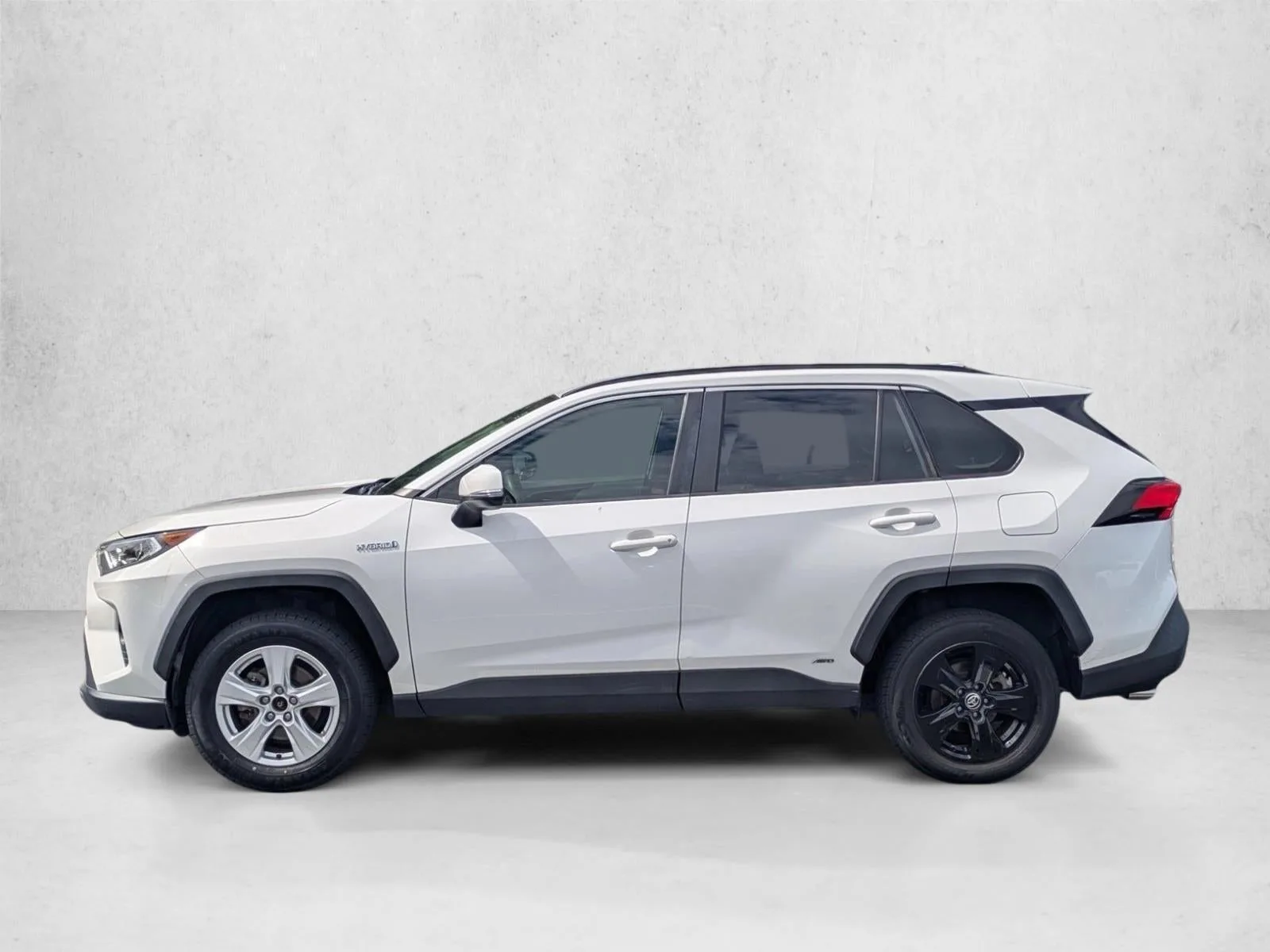 2020 Toyota RAV4 Hybrid XLE AWD (Natl) *Ltd Avail* photo 9