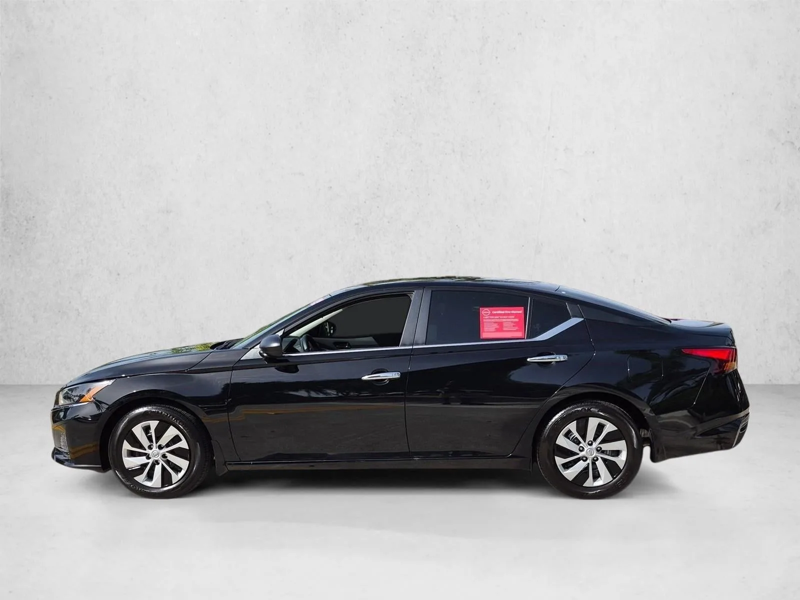 2025 Nissan Altima S FWD photo 9