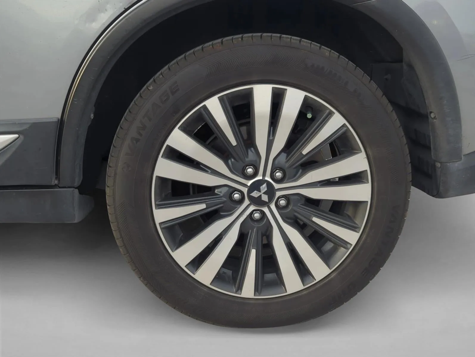2020 Mitsubishi Outlander SE FWD photo 6