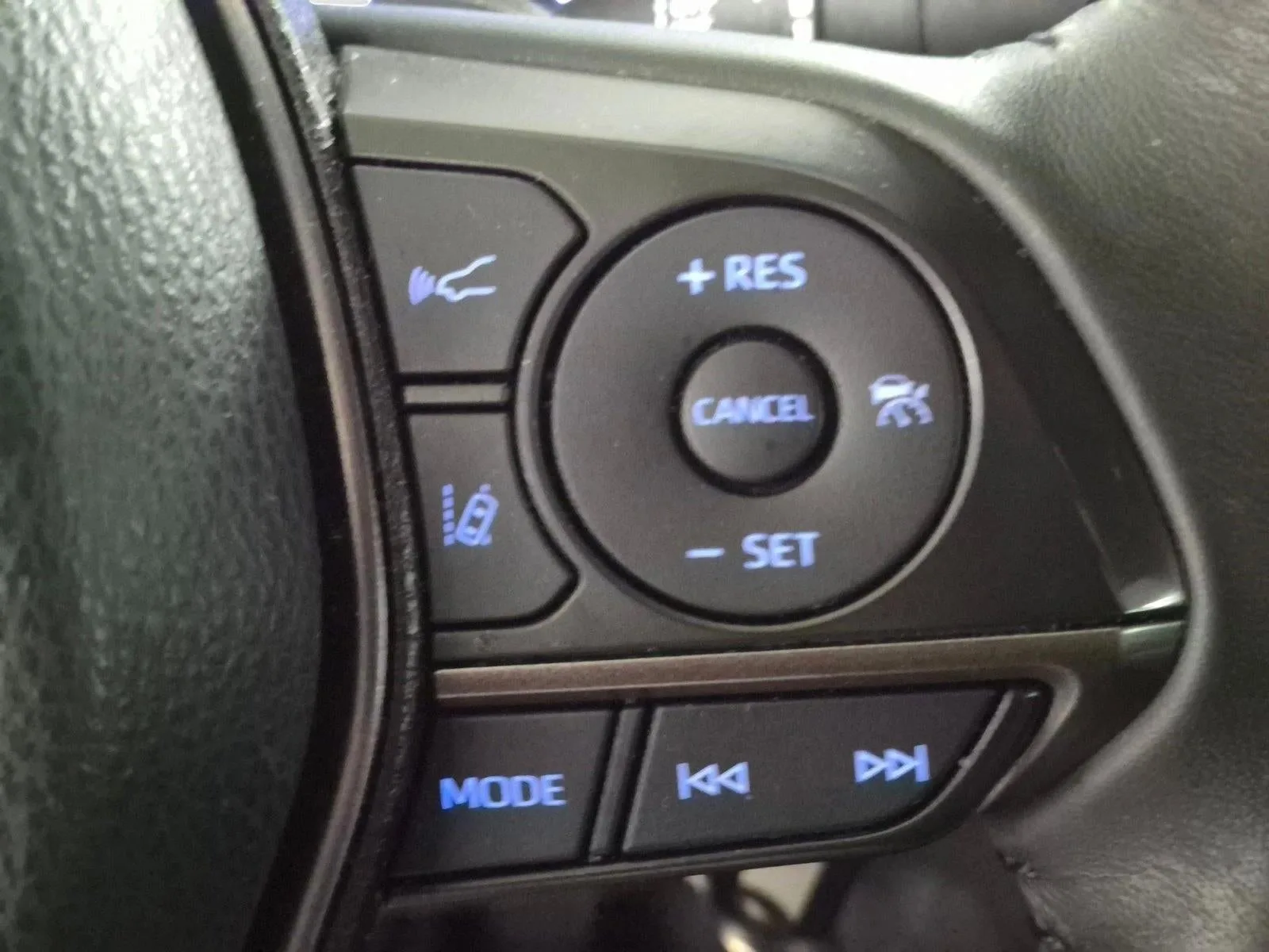 2024 Toyota Camry SE Auto (SE) photo 7