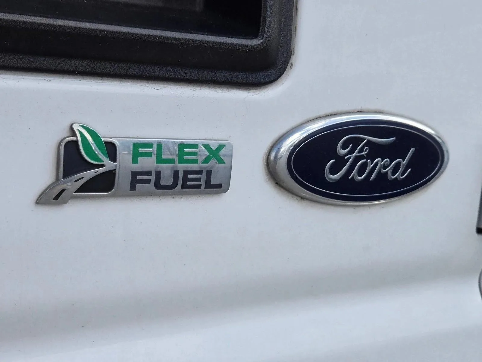 2014 Ford Econoline Wagon E-350 Super Duty Ext XLT photo 7