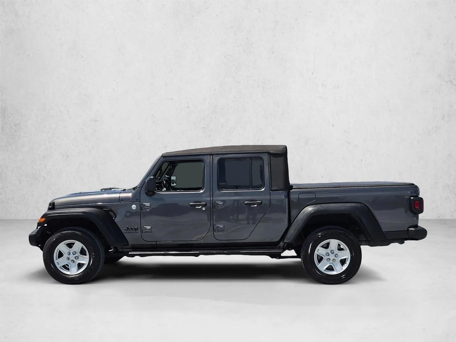 2020 Jeep Gladiator Sport S 4x4 photo 9