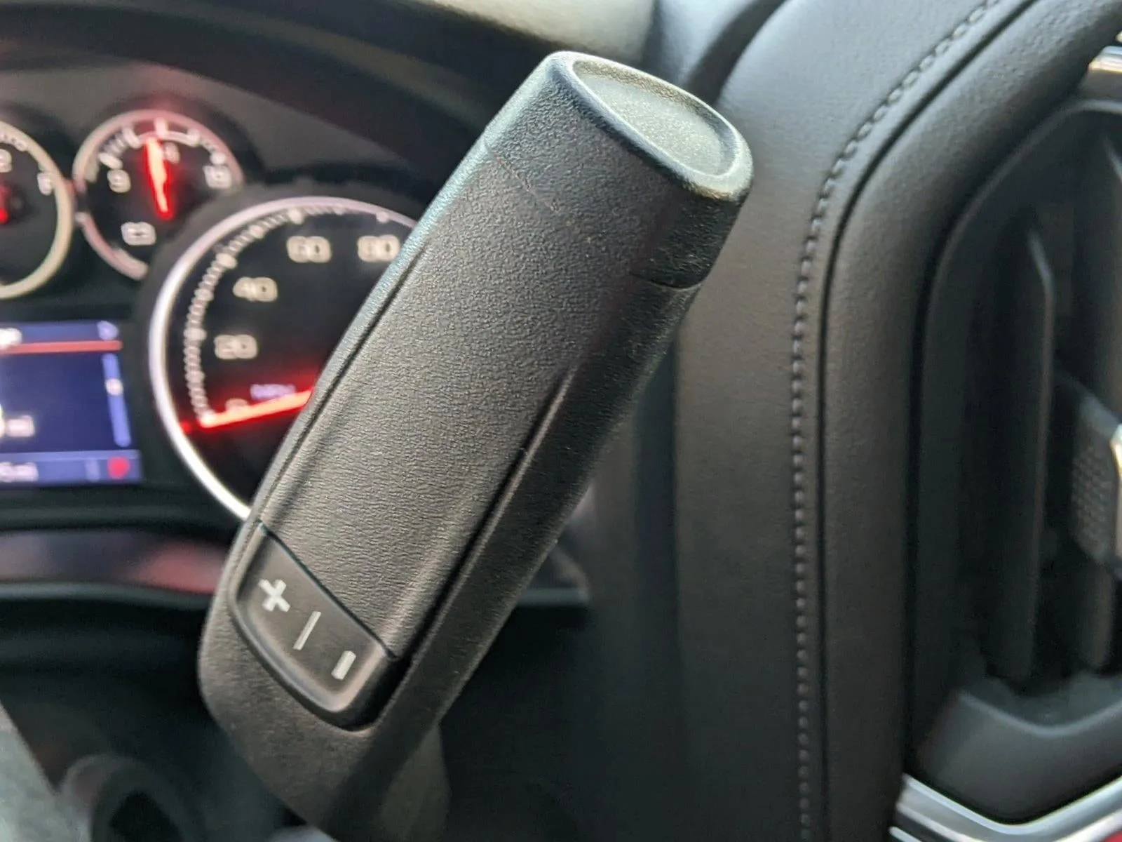 2020 Chevrolet Silverado 1500 LT photo 12